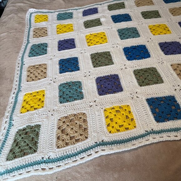 Crochet afghan vintage granny square  blanket throw blue green yellow purple tan - Picture 4 of 7
